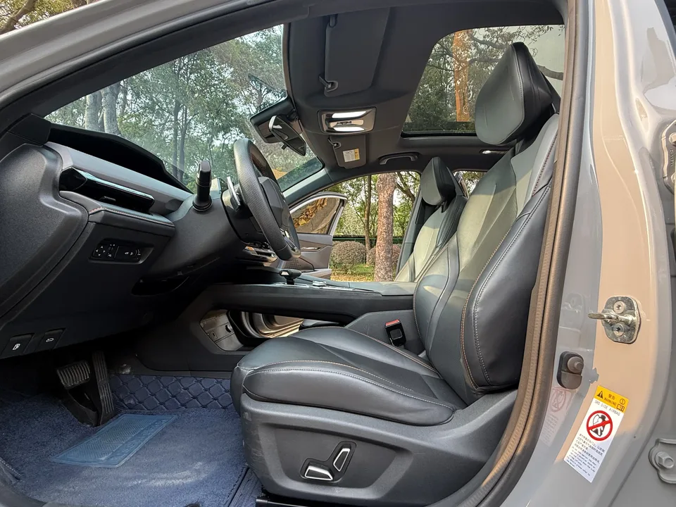 Changan UNI-V 1.5T Premium Edition 2023 — миниатюра 4