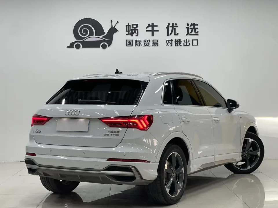 Audi Q3 Audi Q3 2022 35 TFSI Fashionable and Dynamic 2022 — миниатюра 2