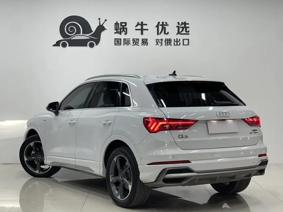 Audi Q3 Audi Q3 2022 35 TFSI Fashionable and Dynamic 2022 — миниатюра 4