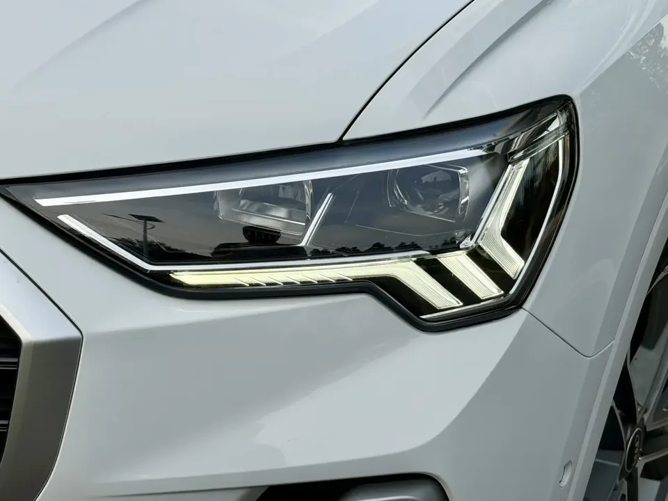 Audi Q3 Audi Q3 2022 35 TFSI Fashionable and Dynamic 2022 — миниатюра 3
