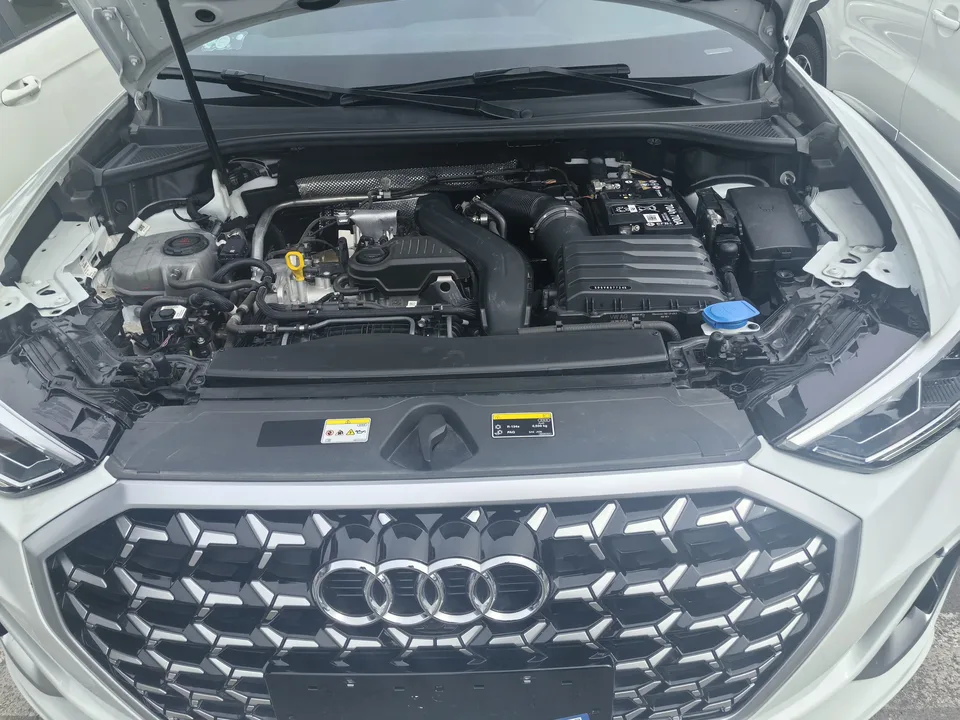 Audi Q3 Audi Q3 2024 35 TFSI Enterprising and Elegant Model 2024 — миниатюра 5