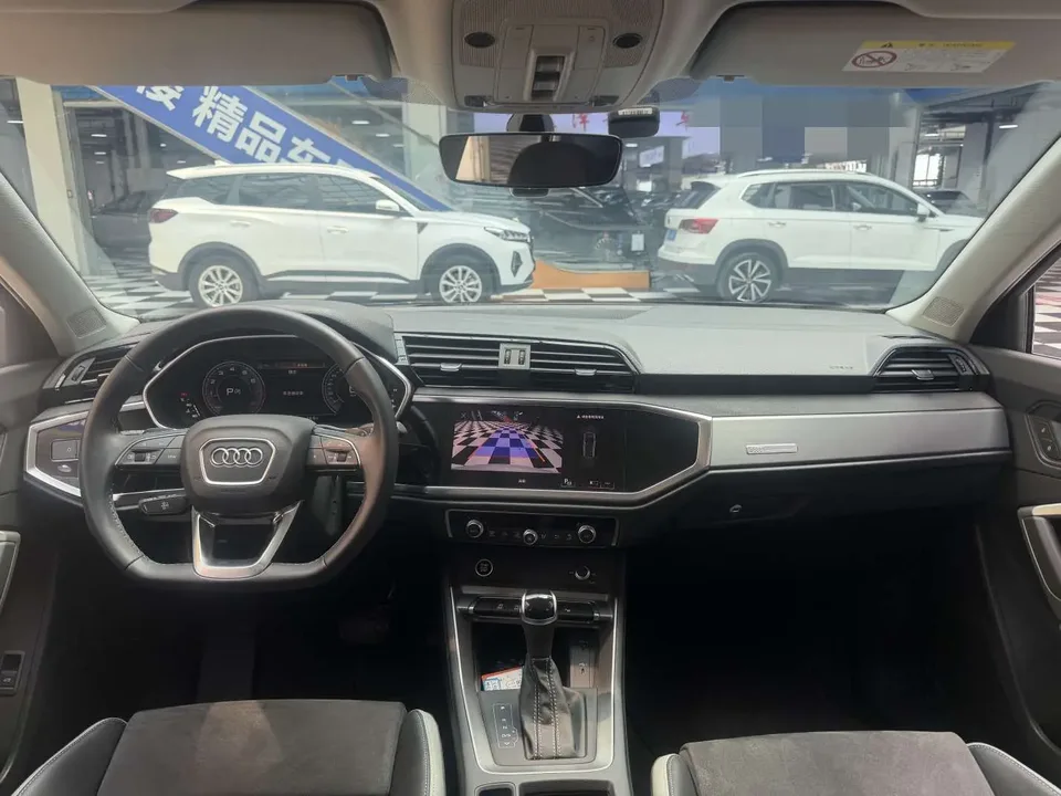 Audi Q3 Audi Q3 2023 35 TFSI Fashionable and Dynamic 2023 — миниатюра 3
