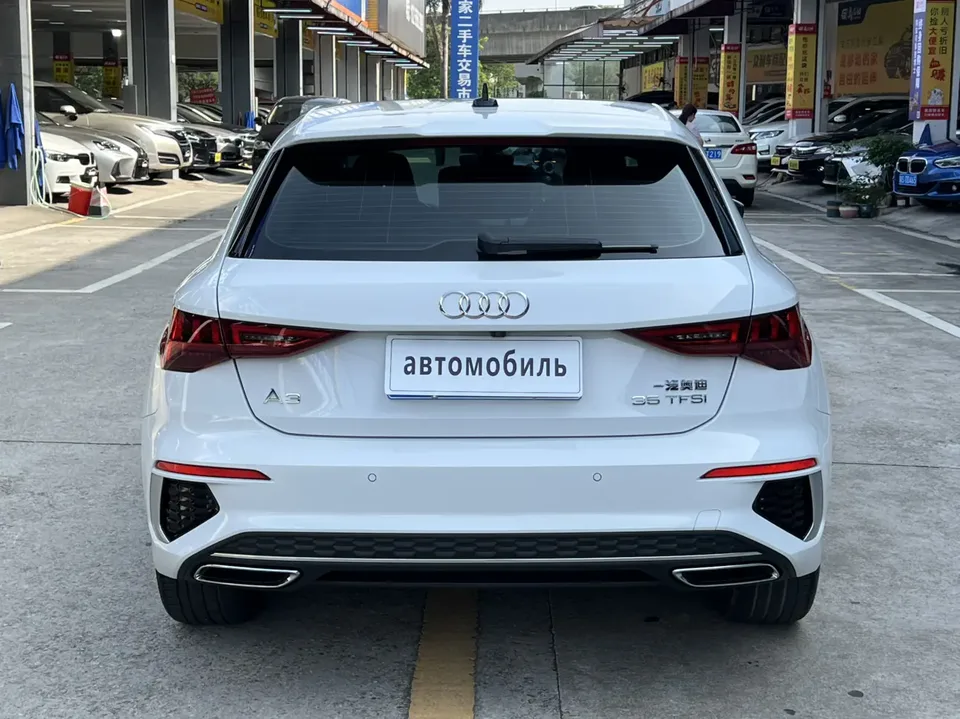 Audi A3 facelift Sportback 35 TFSI stylish and sporty 2024 — миниатюра 2