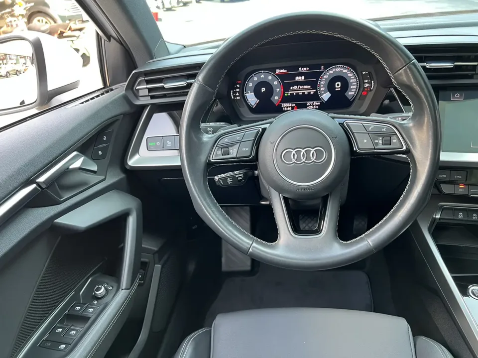 Audi A3 facelift Sportback 35 TFSI stylish and sporty 2024 — миниатюра 4