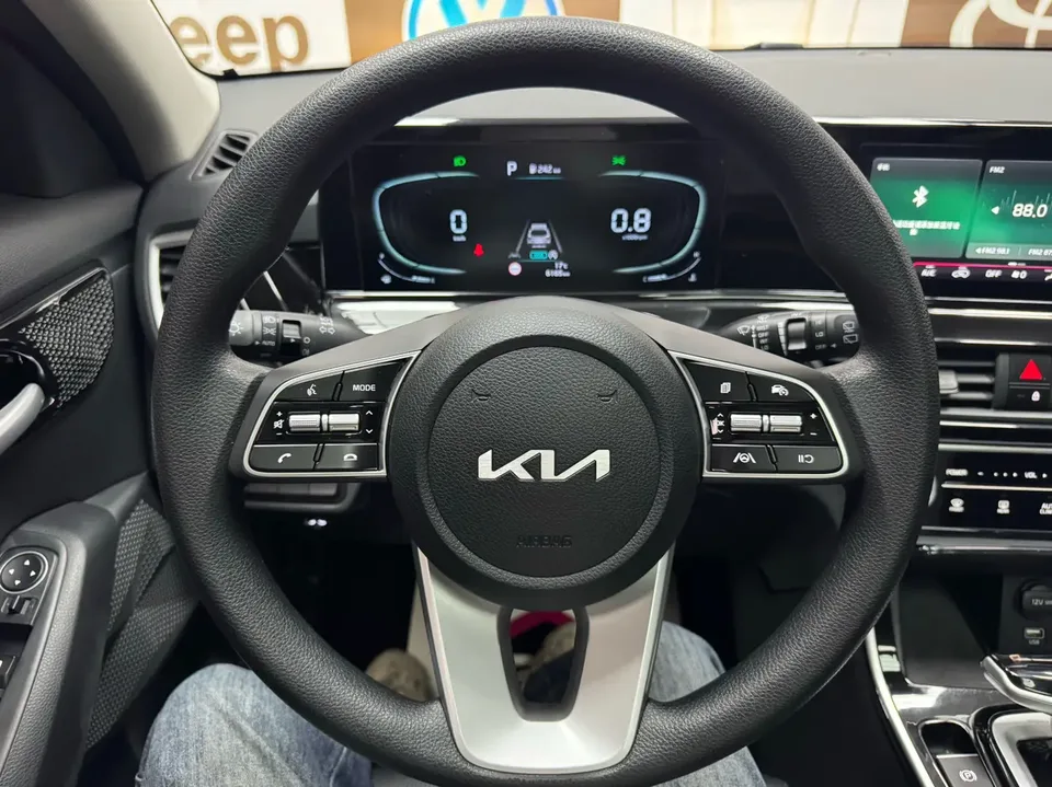 Kia Seltos CYLTUS 1.5L IVT Luxury Edition 2023 — миниатюра 5