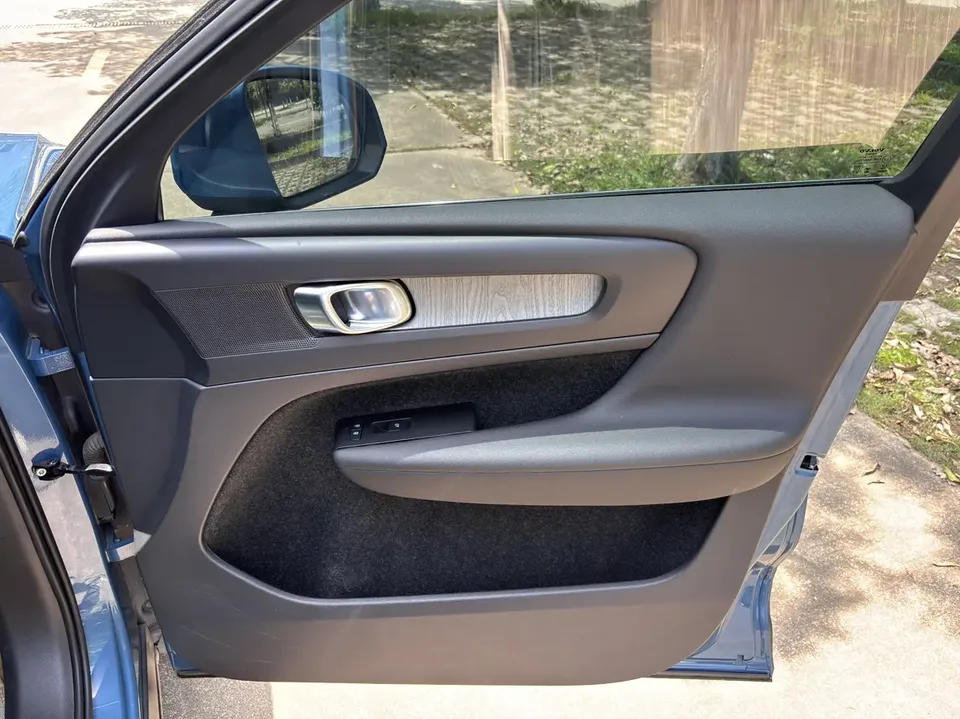 Volvo XC40 Volvo XC40 2023 B3 Zhiyuan Luxury Edition 2023 — миниатюра 4