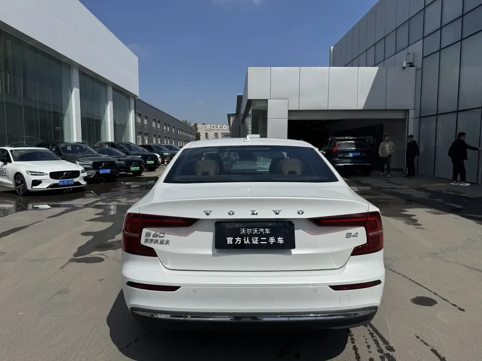 Volvo S60 S60 2025 Volvo S60 2025 B4 Zhiyuan Luxury Edition 2025 — thumbnail 2