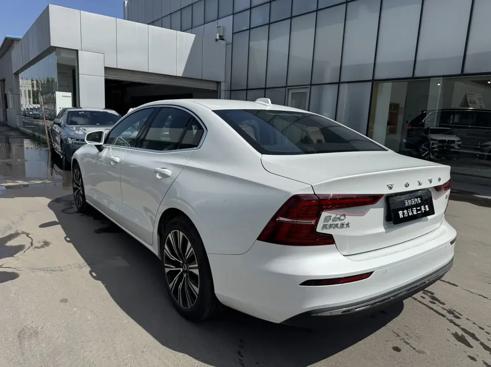 Volvo S60 S60 2025 Volvo S60 2025 B4 Zhiyuan Luxury Edition 2025 — thumbnail 4
