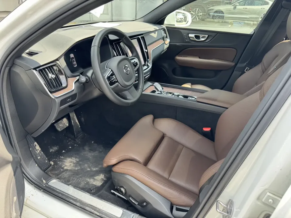 Volvo S60 S60 2025 Volvo S60 2025 B4 Zhiyuan Luxury Edition 2025 — thumbnail 5
