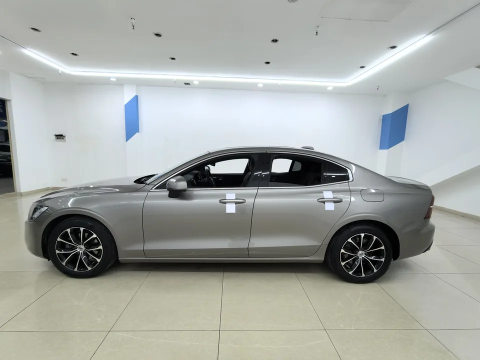 Volvo S60 2022