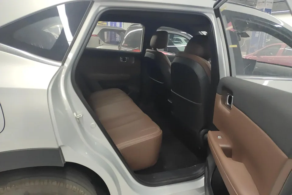 Wuling Starlight S PHEV 130km Pilot Edition 2025 — миниатюра 3