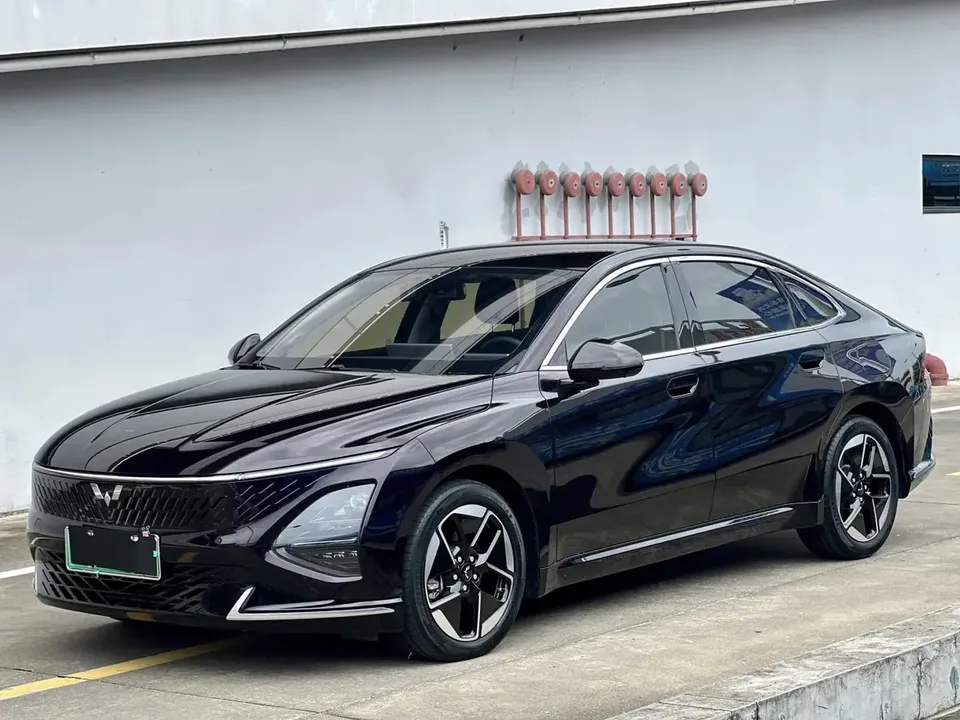 Wuling Starlight PHEV 150 Advanced Edition 2024 — фото 1, купить с доставкой в Москву