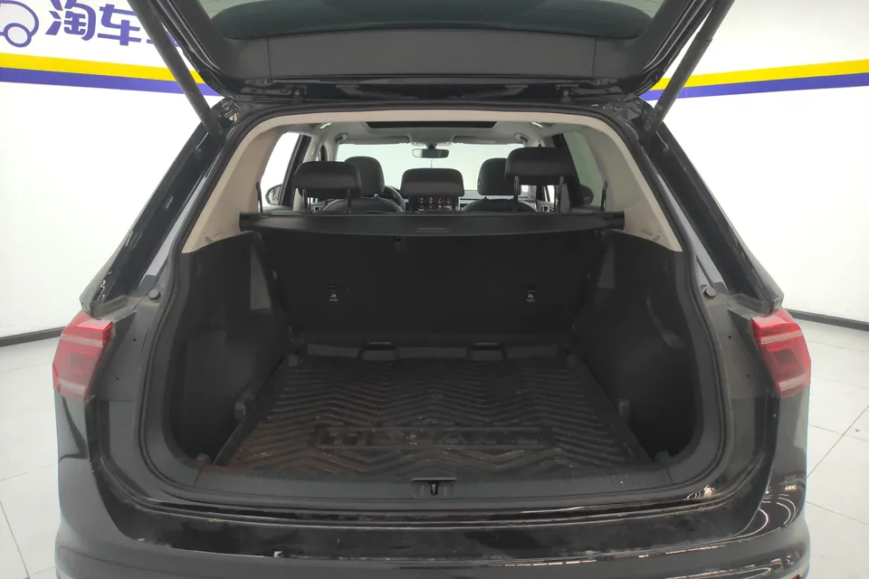 Volkswagen Tiguan L Tiguan L 2022 330TSI Automatic 2WD R-Line Enjoy Edition 2022 — миниатюра 4
