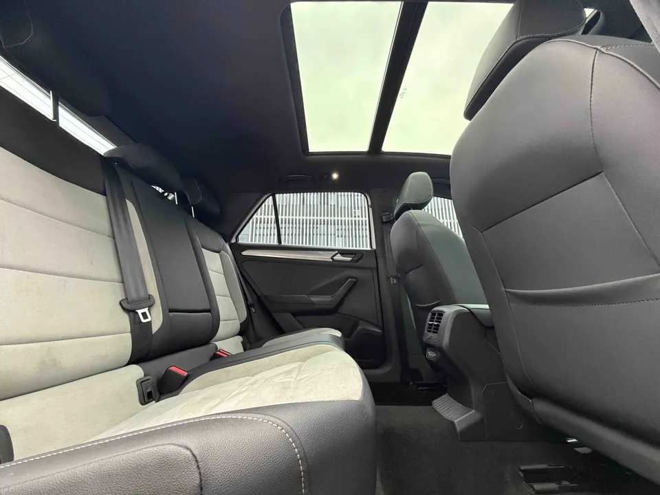 Volkswagen T-Roc Tangeu 280TSI DSG 2WD R-Line Pro Smart Edition 2023 — миниатюра 5