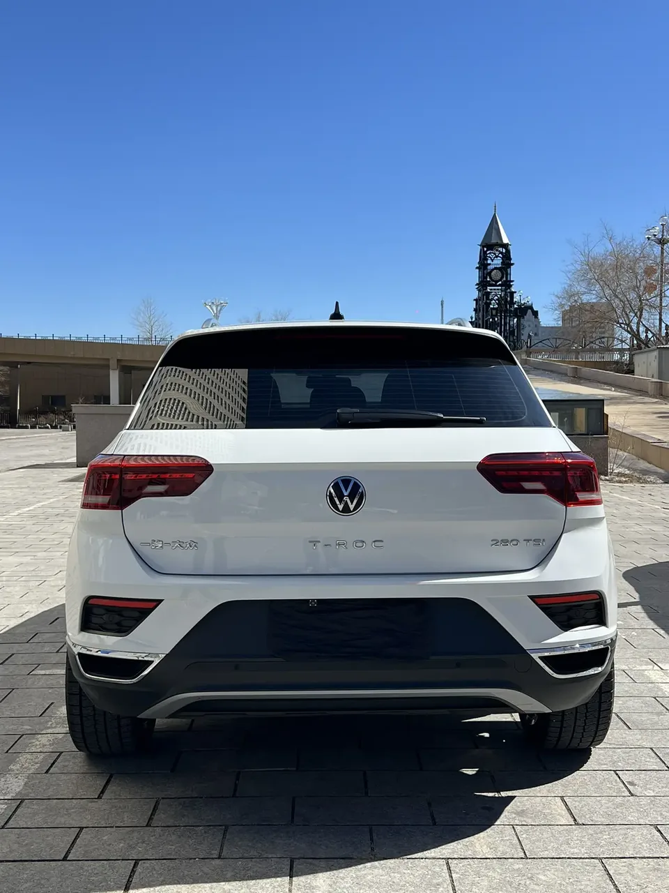 Volkswagen T-Roc Tangeu 280TSI DSG two-wheel drive elite intelligent version 2022 — миниатюра 2