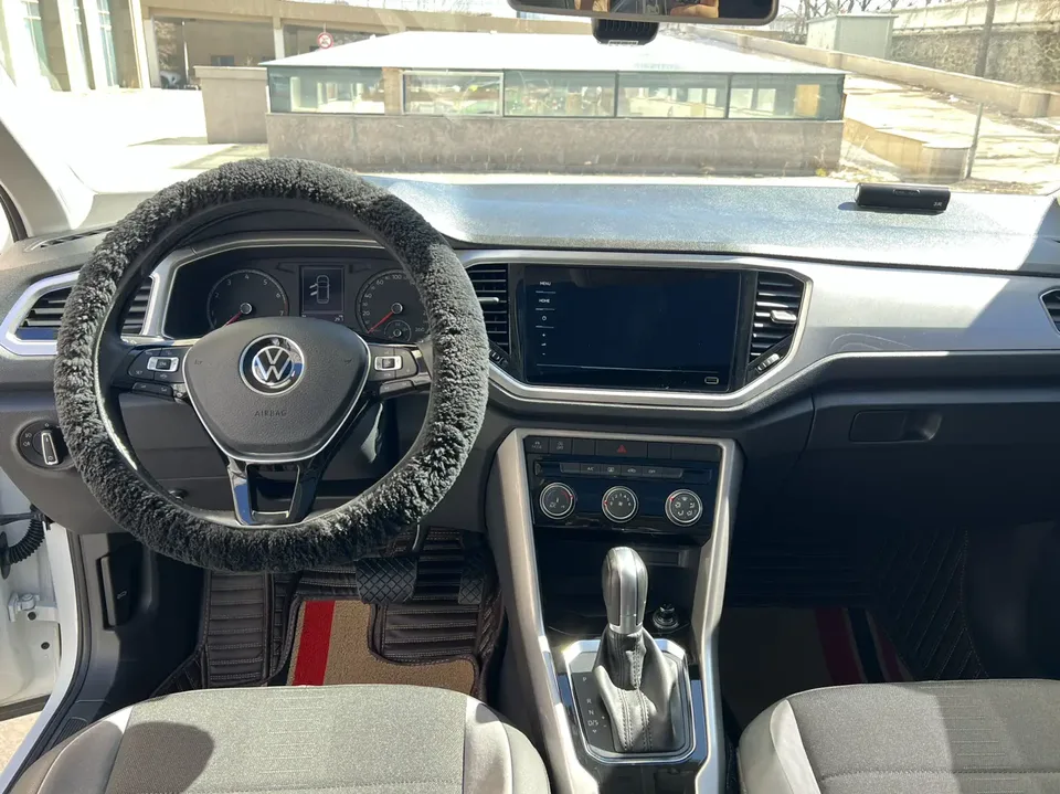 Volkswagen T-Roc Tangeu 280TSI DSG two-wheel drive elite intelligent version 2022 — миниатюра 5
