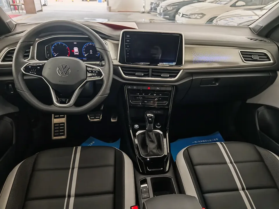 Volkswagen T-Roc 300TSI DSG Chenguang Edition 2025 — миниатюра 3