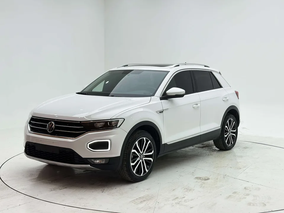 Volkswagen T-Roc TANG 2021 280TSI DSG 2WD Comfort Smart Edition 2022 — photo 1, buy with delivery to Moscow