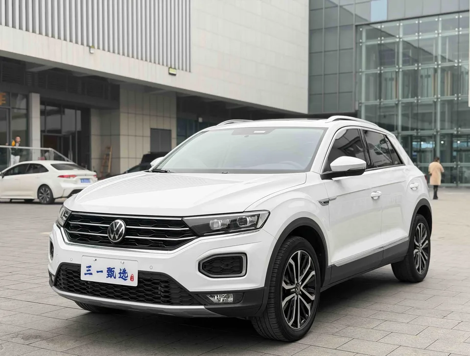 Volkswagen T-Roc Tange 280TSI DSG two-wheel drive comfort PLUS 2022 — фото 1, купить с доставкой в Москву