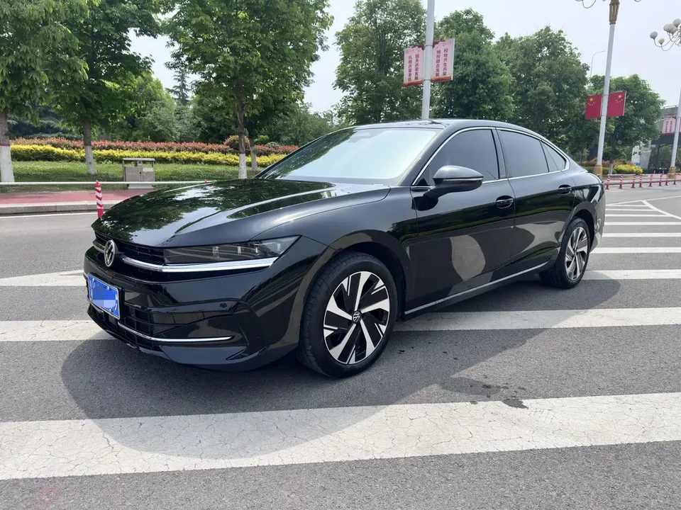 Volkswagen Magotan 2025