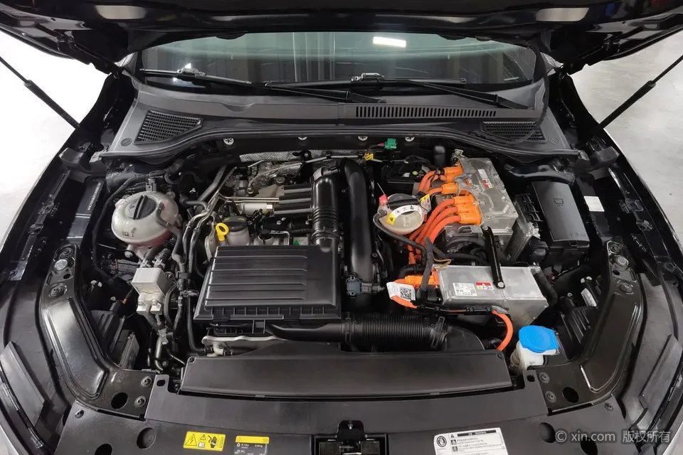 Volkswagen Passat PHEV Passat PHEV 2022 430PHEV Hybrid Business Edition 2024 — миниатюра 2