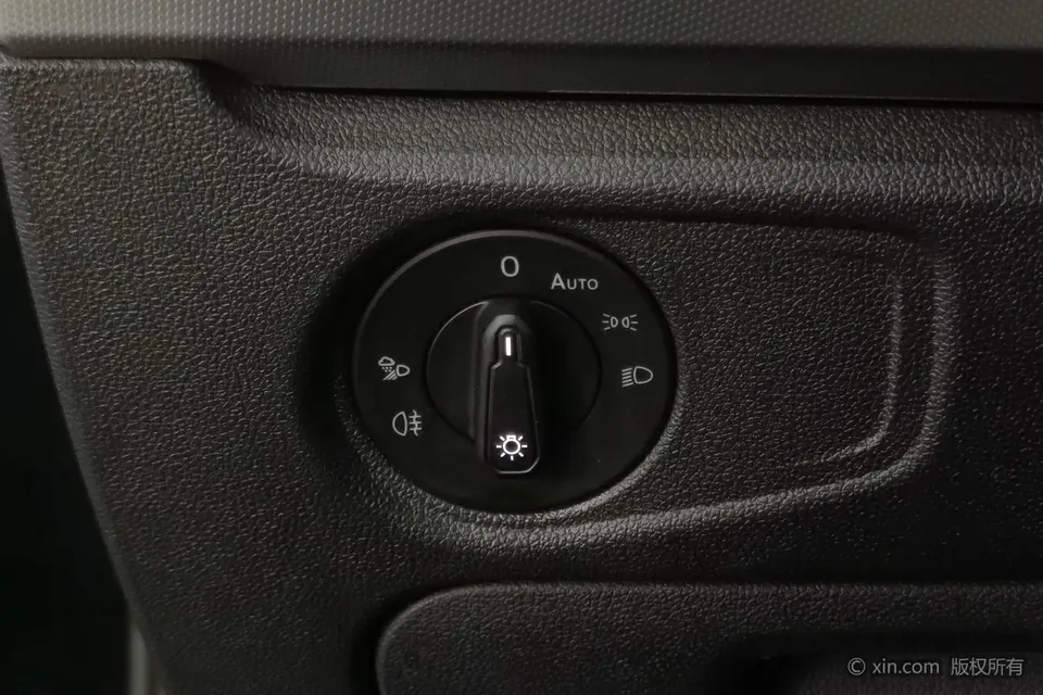 Volkswagen Passat PHEV Passat PHEV 2022 430PHEV Hybrid Business Edition 2024 — миниатюра 4