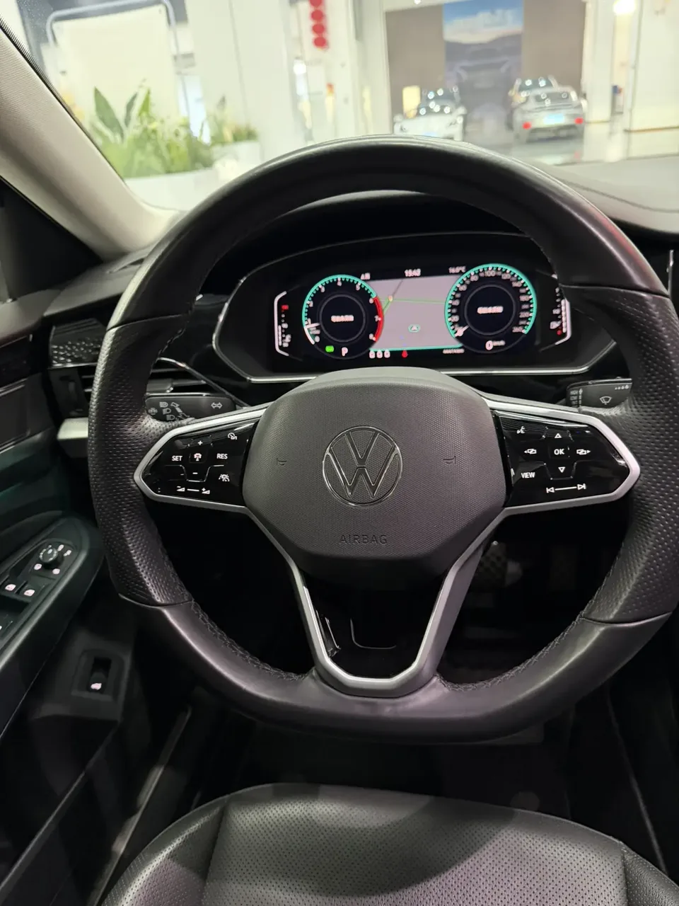 Volkswagen Passat facelift 330TSI Starry Sky Deluxe Edition 2023 — миниатюра 3