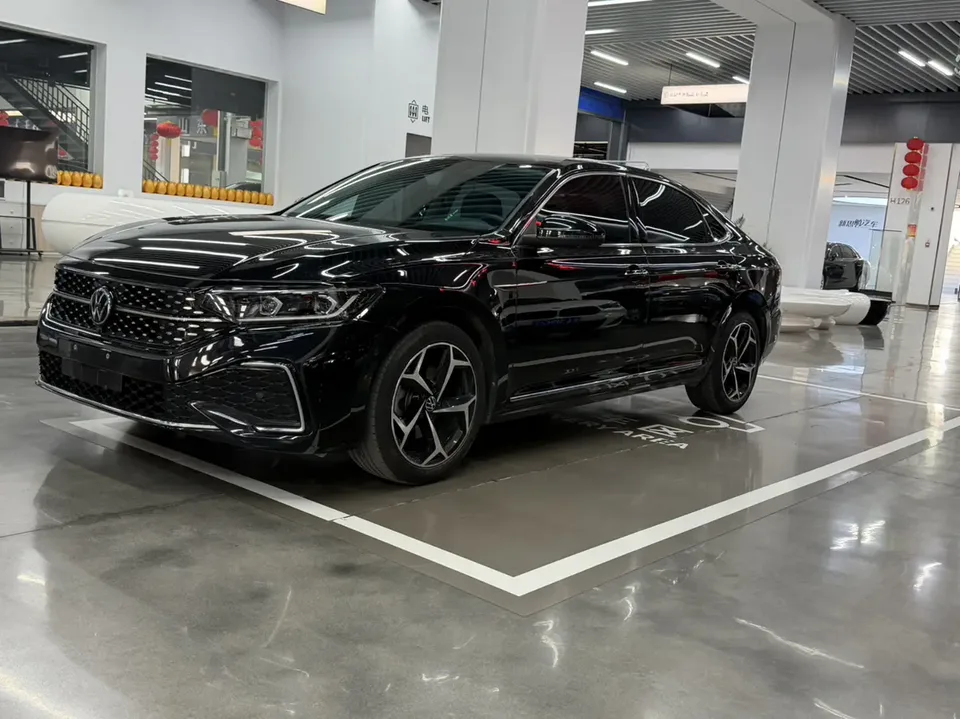 Volkswagen Passat 2023