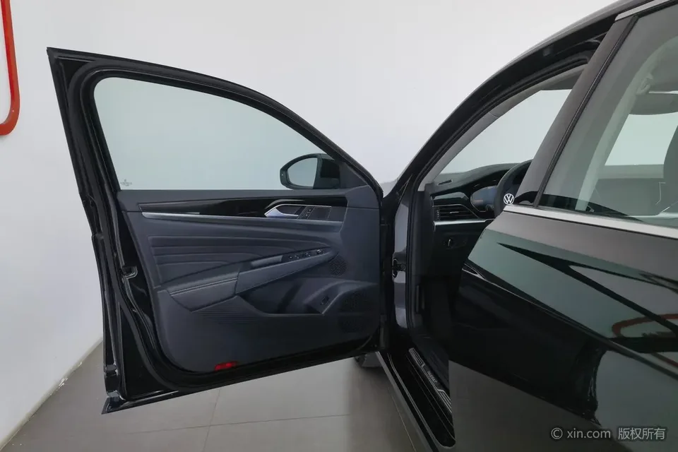 Volkswagen Passat Passat 2025 Outstanding Model 330TSI Starry Sky Elite Edition 2025 — миниатюра 5