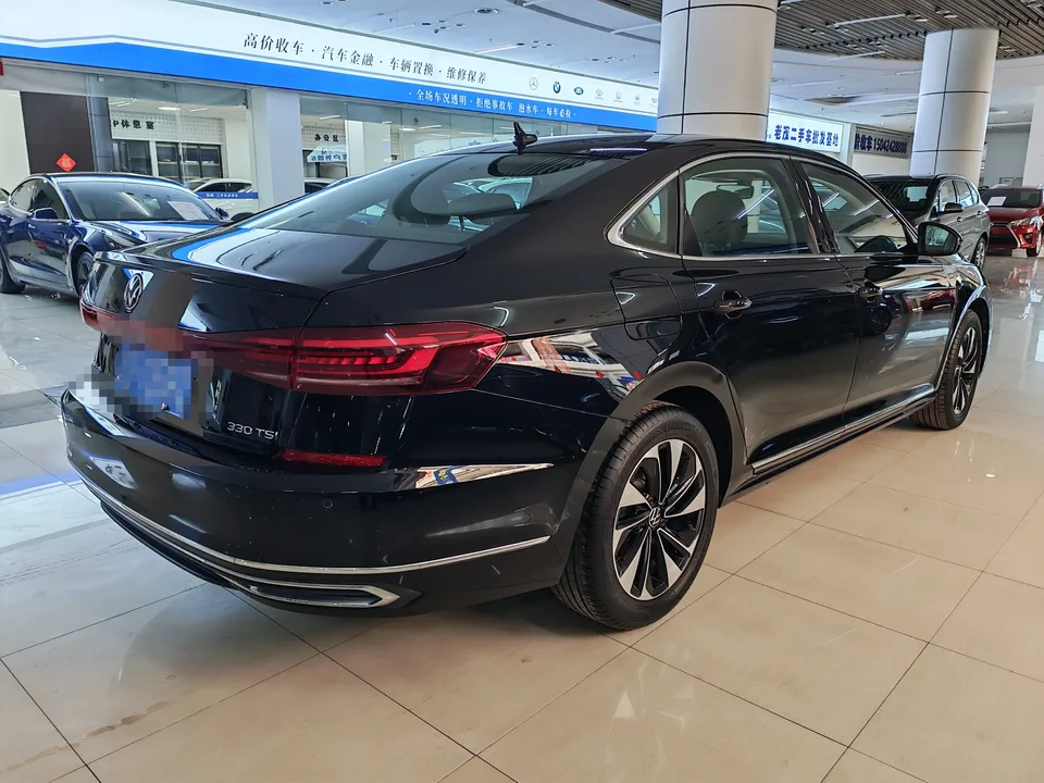 Volkswagen Passat Passat 2022 330TSI Premium Edition 2023 — миниатюра 2