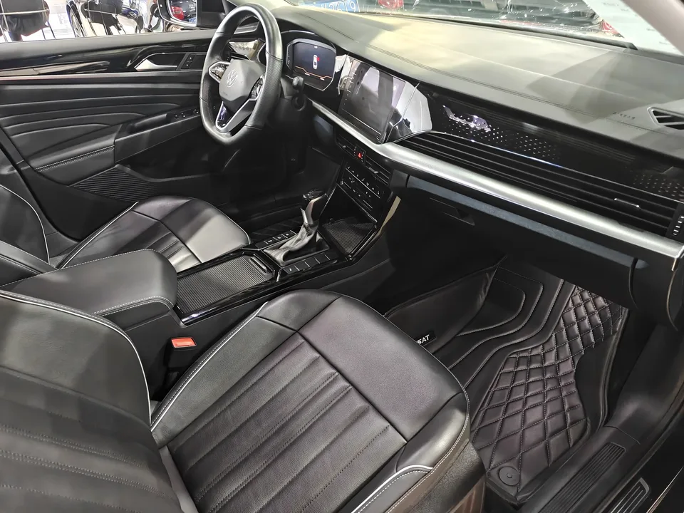 Volkswagen Passat Passat 2022 330TSI Premium Edition 2023 — миниатюра 5