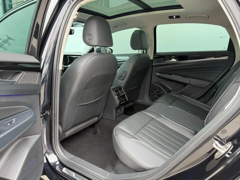 Volkswagen Passat Passat 2023 330TSI Star Elite Edition 2023 — миниатюра 5