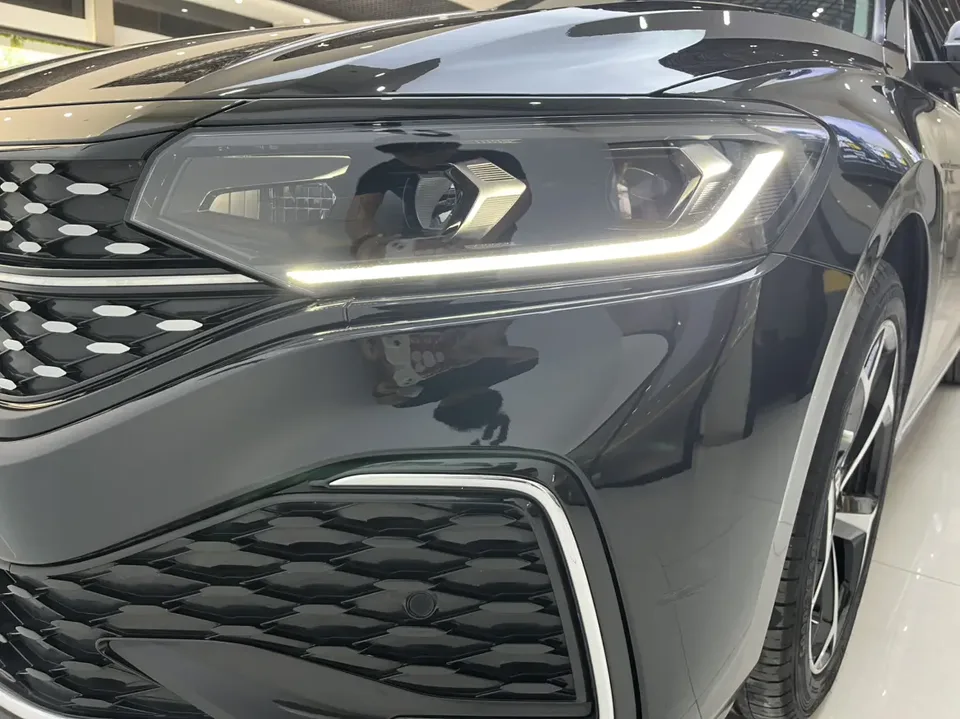 Volkswagen Passat Passat 2023 330TSI Star Elite Edition 2023 — миниатюра 2