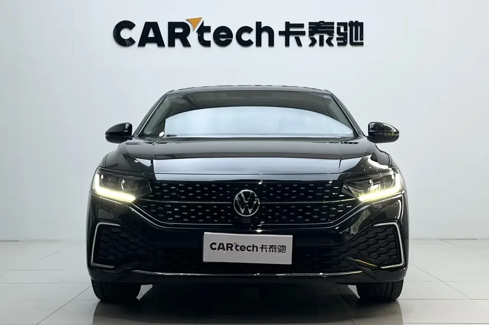 Volkswagen Passat 2023