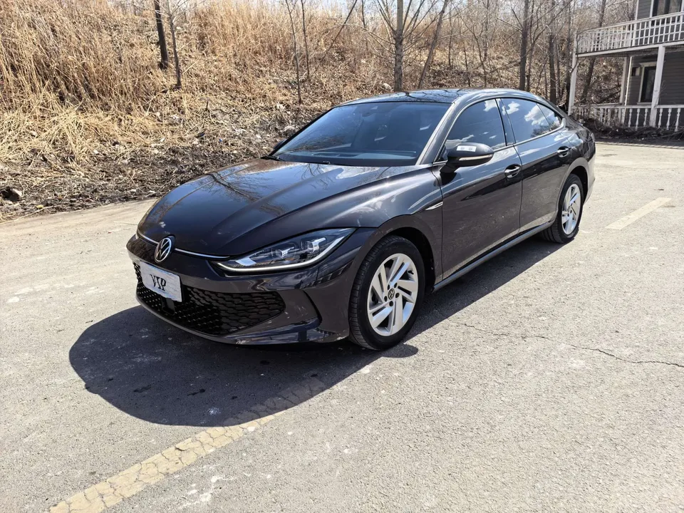 Volkswagen Lamando Lingdu 2023 Lingdu L 280TSI DSG Hot Edition 2023 — photo 1, buy with delivery to Moscow