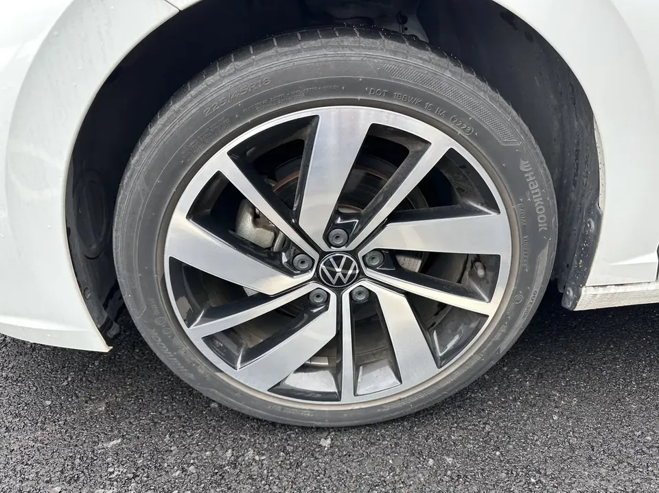 Volkswagen Sagitar 2023 Sagitar 300TSI DSG Excellence Edition 2023 — миниатюра 2