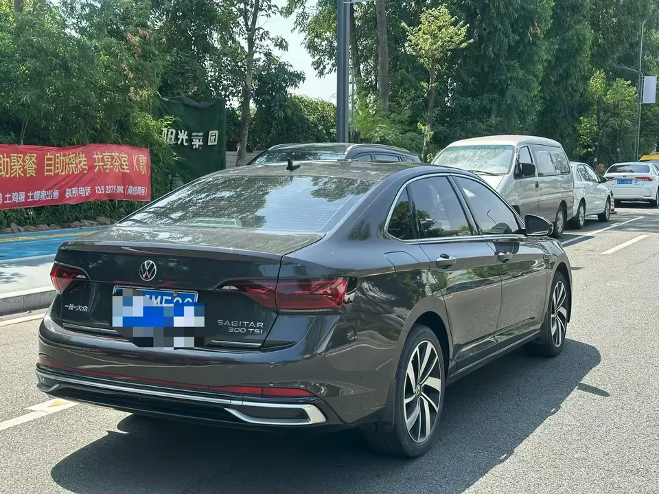 Volkswagen Sagitar 2023 Sagitar 300TSI DSG Excellence Edition 2023 — миниатюра 4