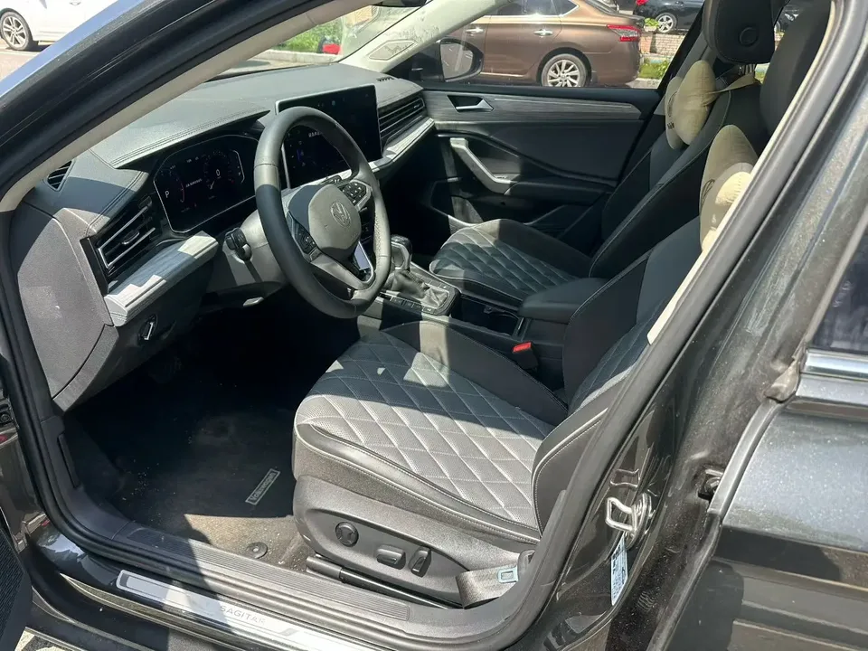 Volkswagen Sagitar 2023 Sagitar 300TSI DSG Excellence Edition 2023 — миниатюра 5