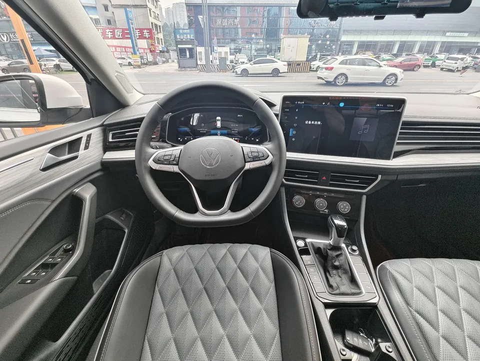 Volkswagen Sagitar 2023 Sagitar 300TSI DSG Beyond Edition 2023 — миниатюра 3