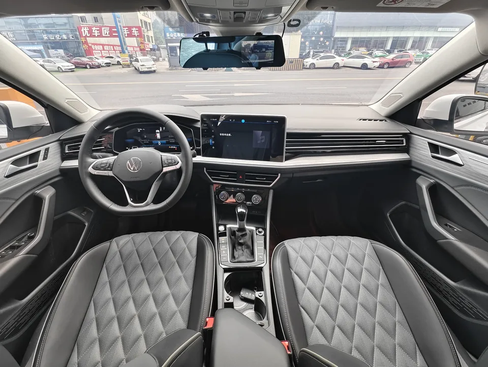 Volkswagen Sagitar 2023 Sagitar 300TSI DSG Beyond Edition 2023 — миниатюра 5
