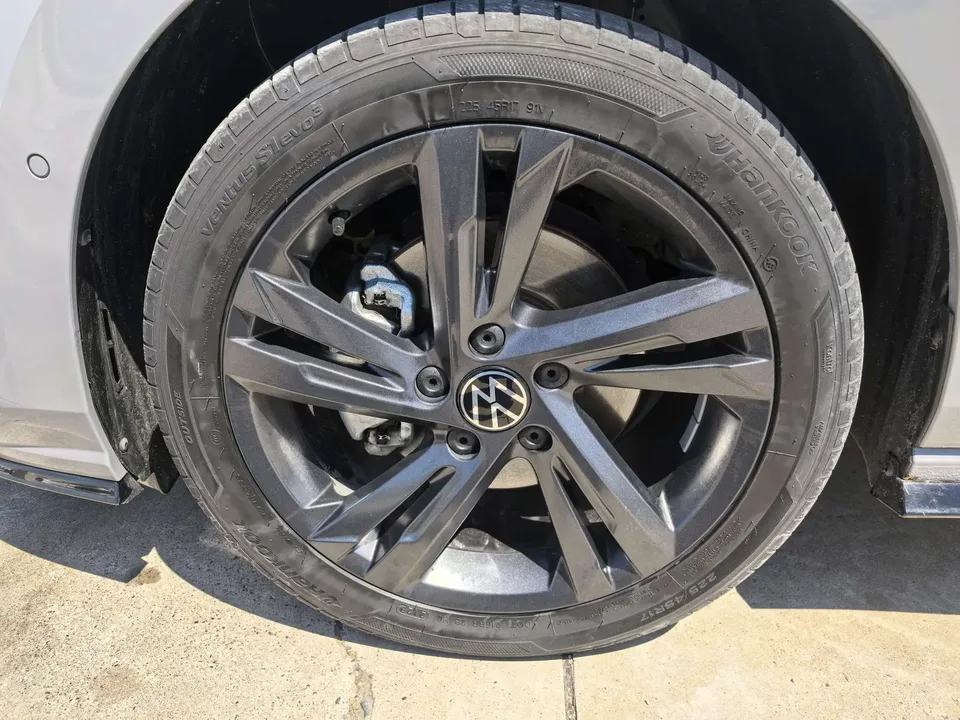 Volkswagen Golf facelift 280TSI DSG R-Line Lite 2023 — миниатюра 3
