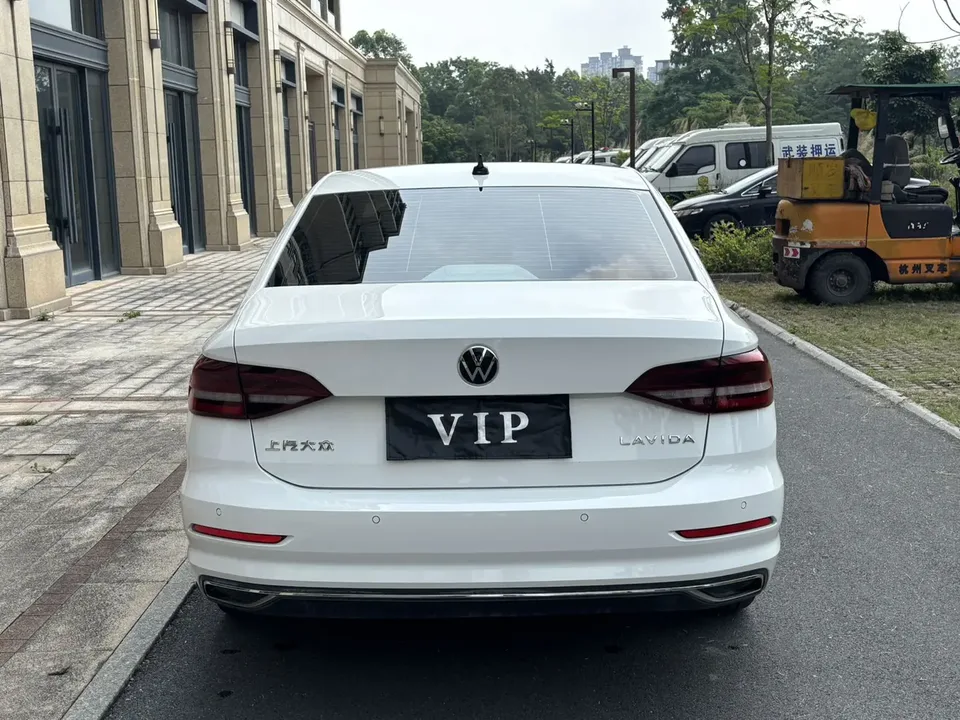 Volkswagen Lavida Lavida 2022 1.5L Automatic Comfort Edition 2022 — миниатюра 2
