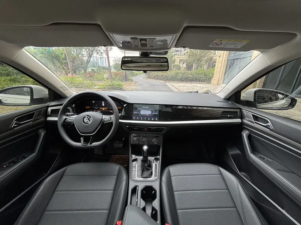Volkswagen Lavida Lavida 2022 1.5L Automatic Comfort Edition 2022 — миниатюра 4