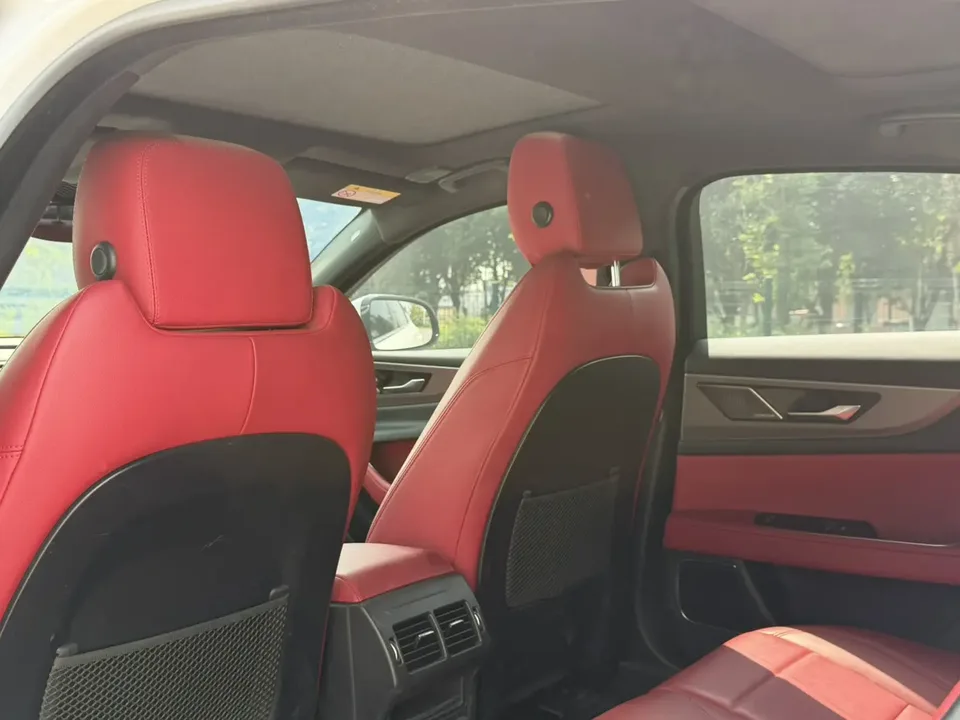 Jaguar XEL Jaguar XEL 2024 2.0T 250PS R-DYNAMIC S Progressive Sports Edition 2024 — миниатюра 5