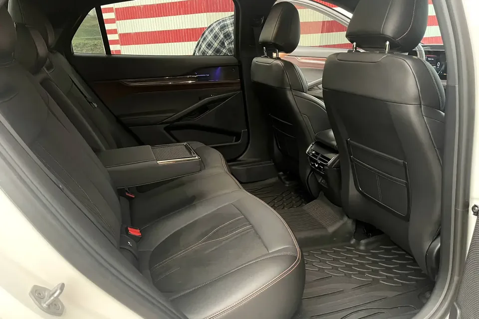 Ford Mondeo EcoBoost 245 Extreme Edition 2023 — миниатюра 5