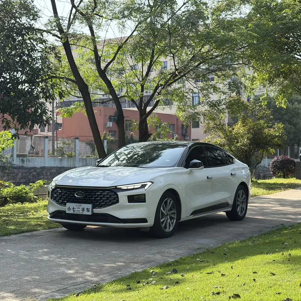 Ford Mondeo Mondeo EcoBoost 245 Luxury 2023 — миниатюра 3