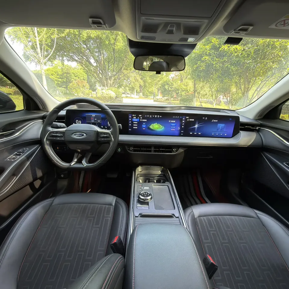 Ford Mondeo Mondeo EcoBoost 245 Luxury 2023 — миниатюра 4