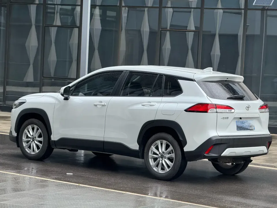 Toyota CorollaCross 2.0L CVT Elite Edition 2025 — миниатюра 4