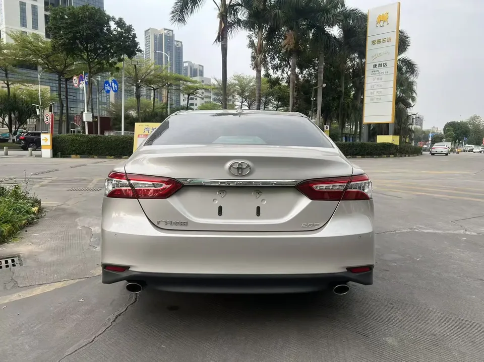 Toyota Camry 2.0G Deluxe Edition 2023 — миниатюра 2