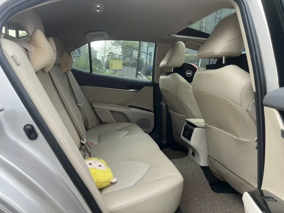 Toyota Camry 2.0G Deluxe Edition 2023 — миниатюра 3